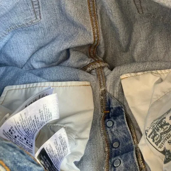 Levi’s 501 Original Cropped Womens Jeans Light Wash Distressed Vintage Wash 26 - Picture 11 of 16